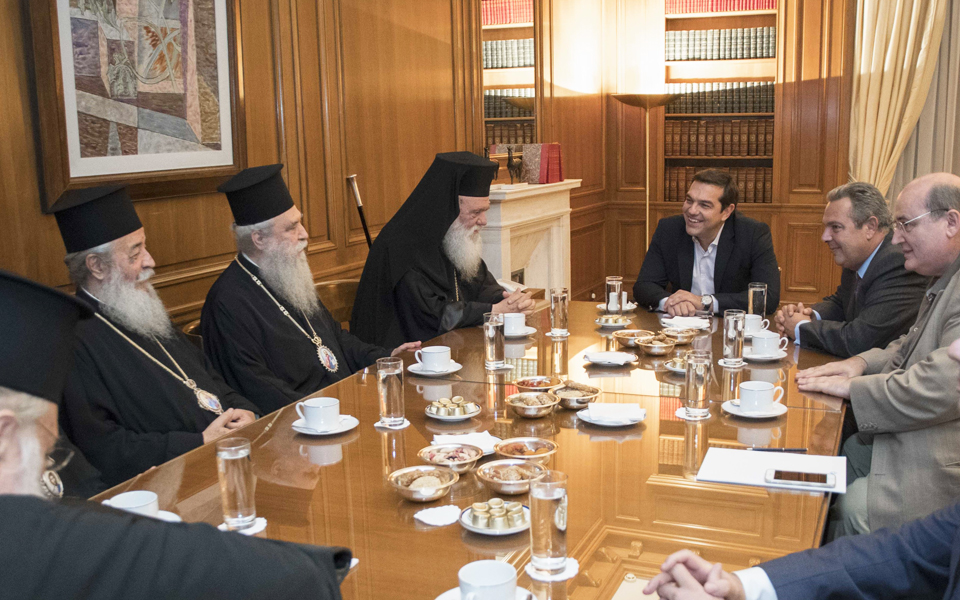 εύθραυστη-ανακωχή-κυβέρνησης-και-εκκ-2154174