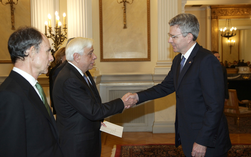 tελετή-επίδοσης-διαπιστευτηρίων-από-π-2157425