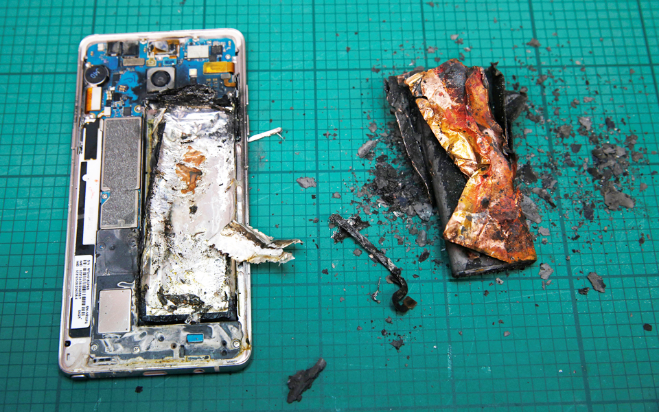 φωτιά-στη-samsung-έβαλε-το-καινούργιο-έξυπ-2155208