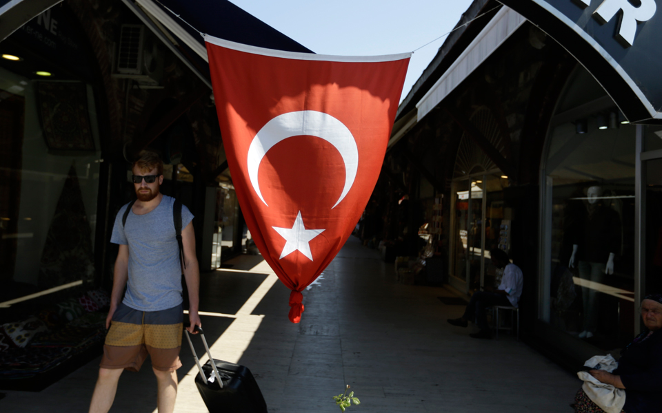 γερμανικά-μμε-τρεις-τούρκοι-διπλωμάτ-2154651