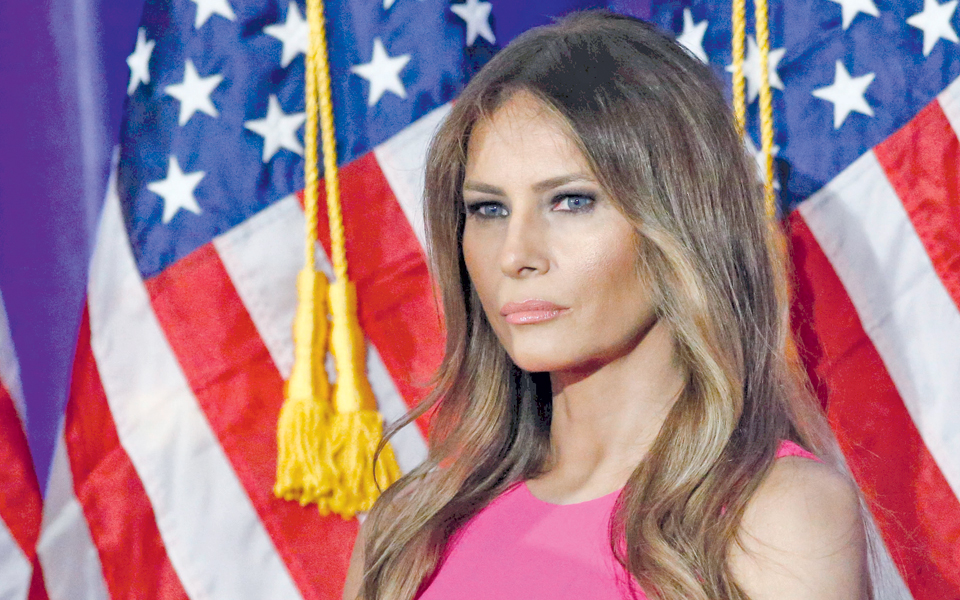 πλήρης-στήριξη-της-μελάνια-στον-τραμπ-2156359