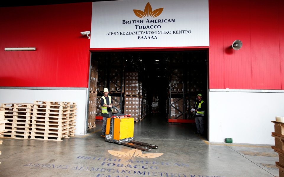 ενα-δισ-τσιγάρα-διακινεί-μέσω-πειραιά-2156613