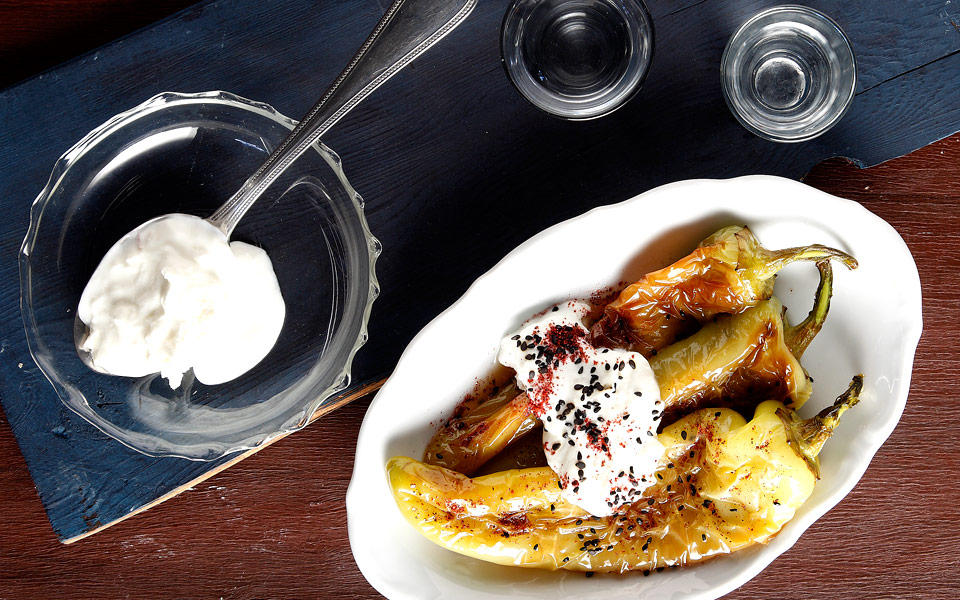 πιπεριές-τηγανητές-με-γιαούρτι-και-σο-2157248