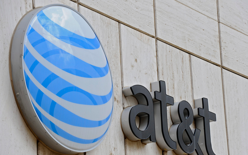 h-att-εξαγοράζει-την-time-warner-2157123
