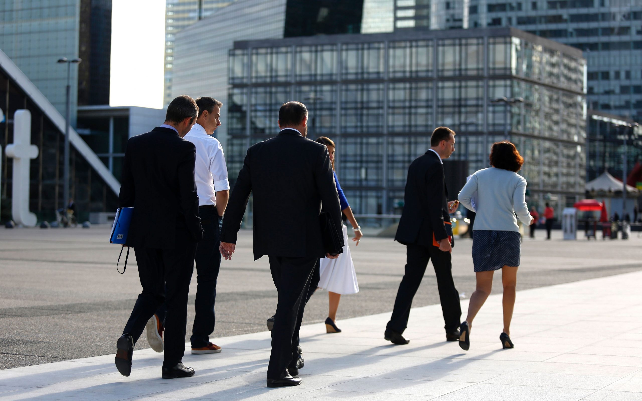 το-785-επιθυμεί-μείωση-φόρων-στις-επιχει-2155426