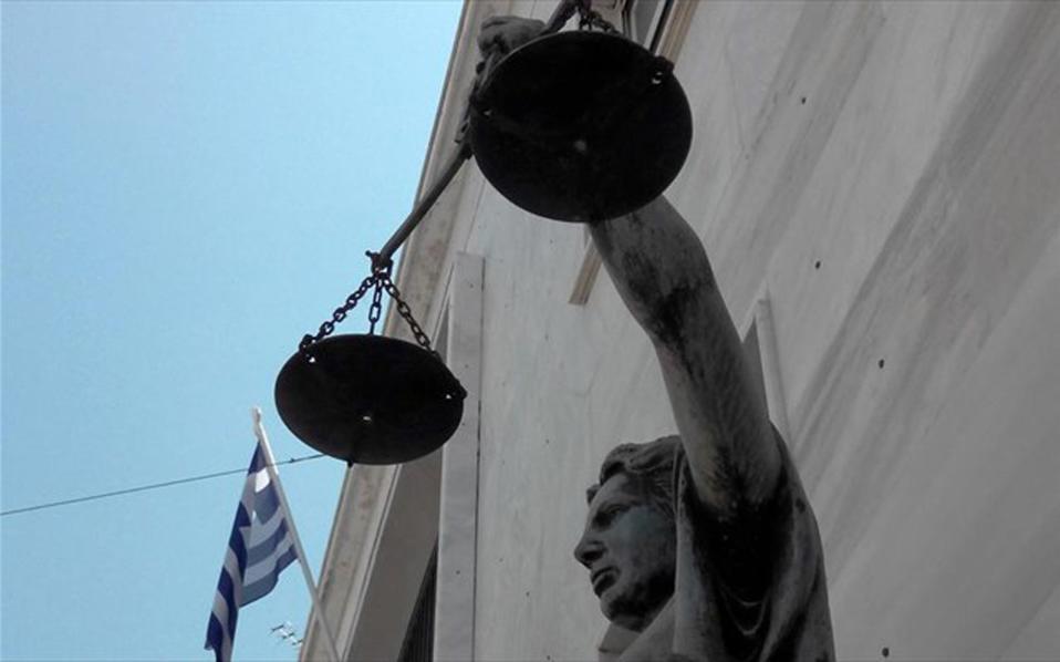 σφοδρά-πυρά-δικαστών-και-εισαγγελέων-2156283