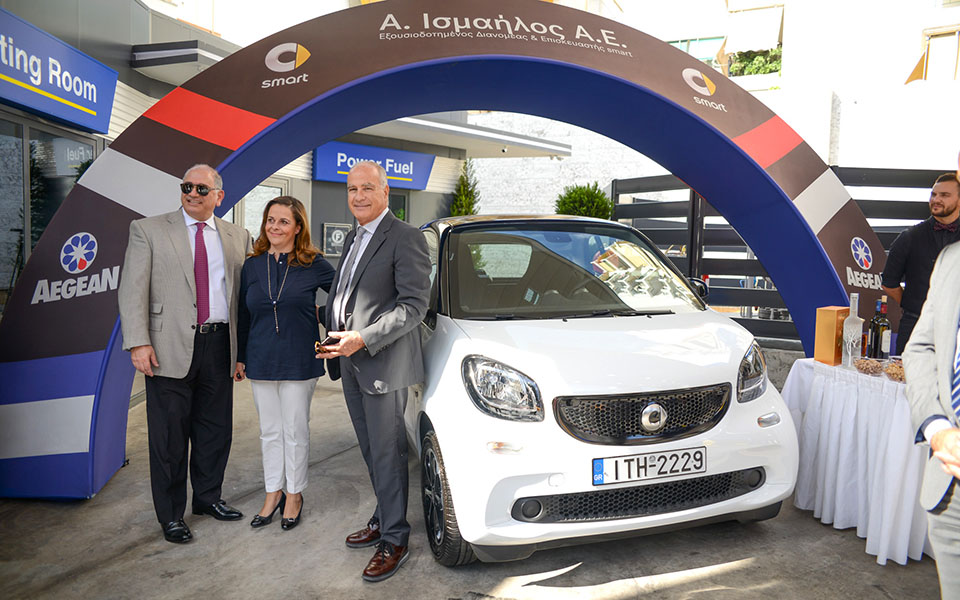 ένα-νέο-smart-fortwo-βρήκε-τον-τυχερό-του-ιδιοκτή-2157641