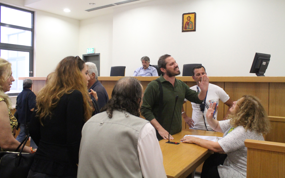 ενας-προπηλακισμός-χωρίς-καμιά-αιτία-2157701