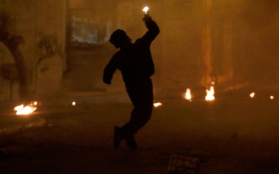 θεσσαλονίκη-άγνωστοι-πέταξαν-μολότο-2156025