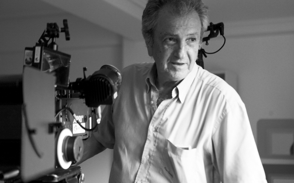 κοιτάζοντας-πλαγίως-την-ελλάδα-2154535