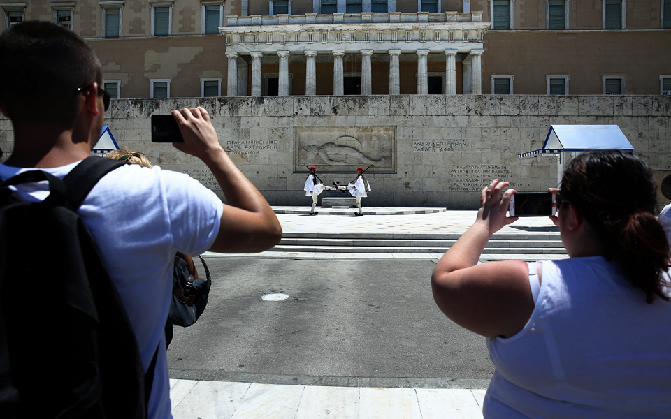 σεβ-γιατί-μειώθηκαν-τα-έσοδα-ενώ-αυξήθ-2157835