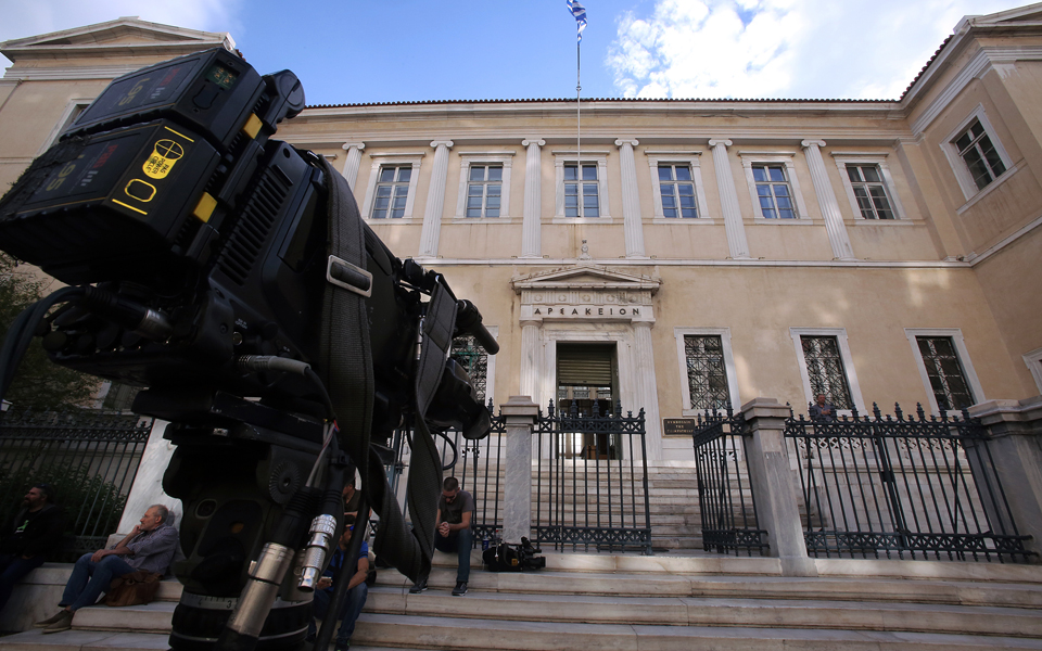 πλήρης-κατεδάφιση-του-νόμου-παππά-για-2157607