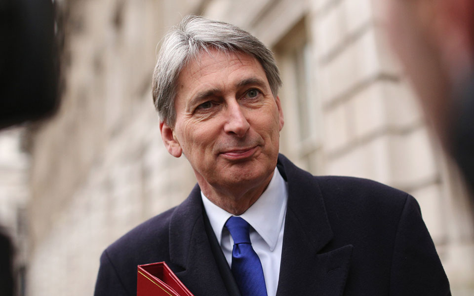 ο-χάμοντ-καθησυχάζει-τους-επενδυτές-2157478