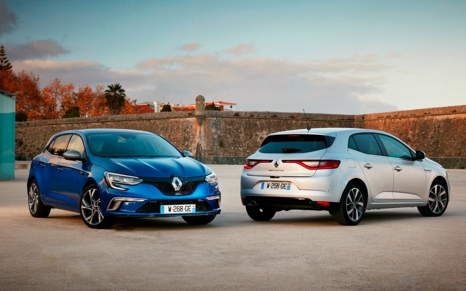 h-renault-στην-έκθεση-αυτοκινήτου-αυτοκινησ-2157315