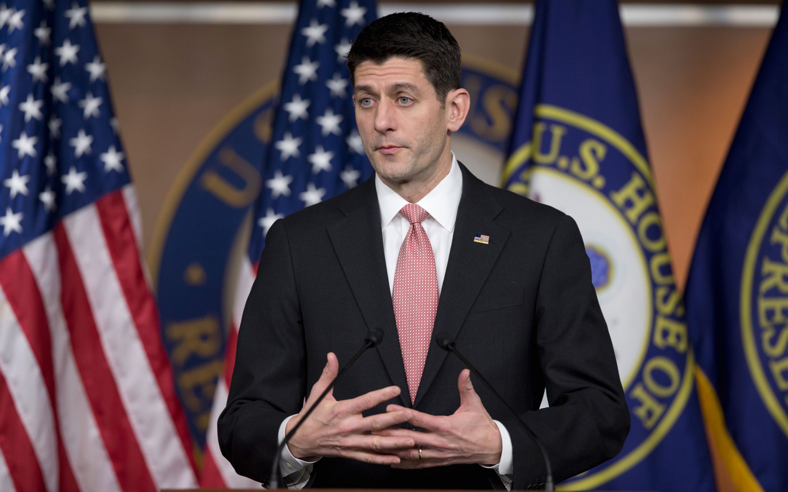 και-ο-πολ-ράιαν-κρέμασε-τον-τραμπ-2155077