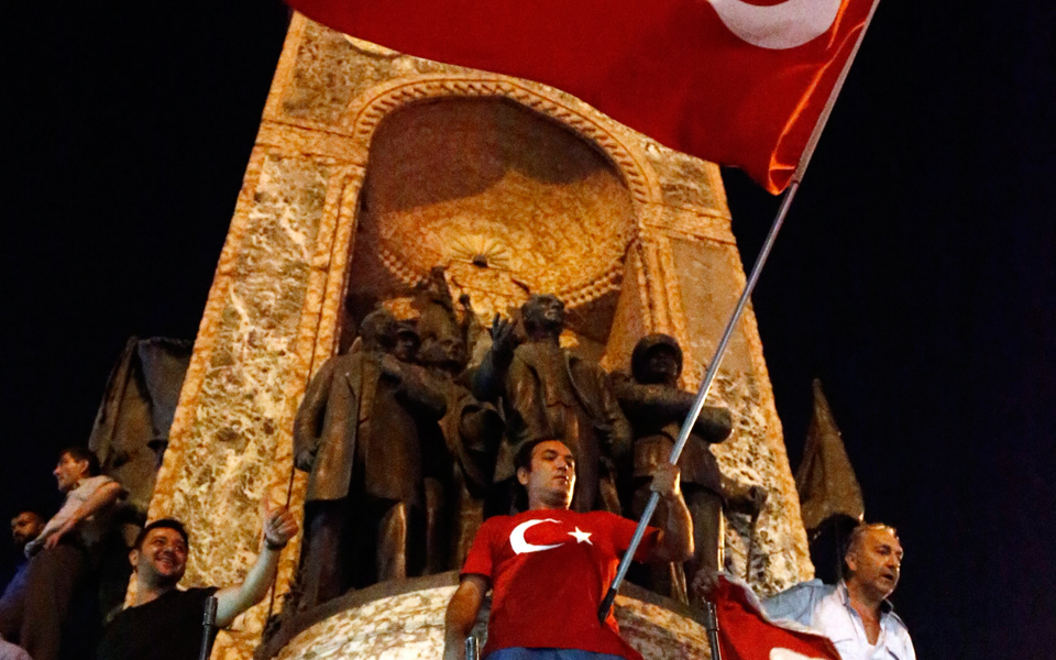 ενα-παράξενο-πραξικόπημα-περιμένει-ε-2155972