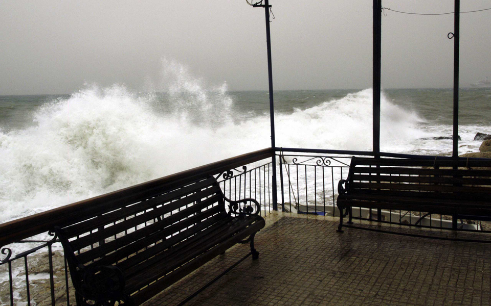 με-καταιγίδες-και-πτώση-της-θερμοκρασ-2157605