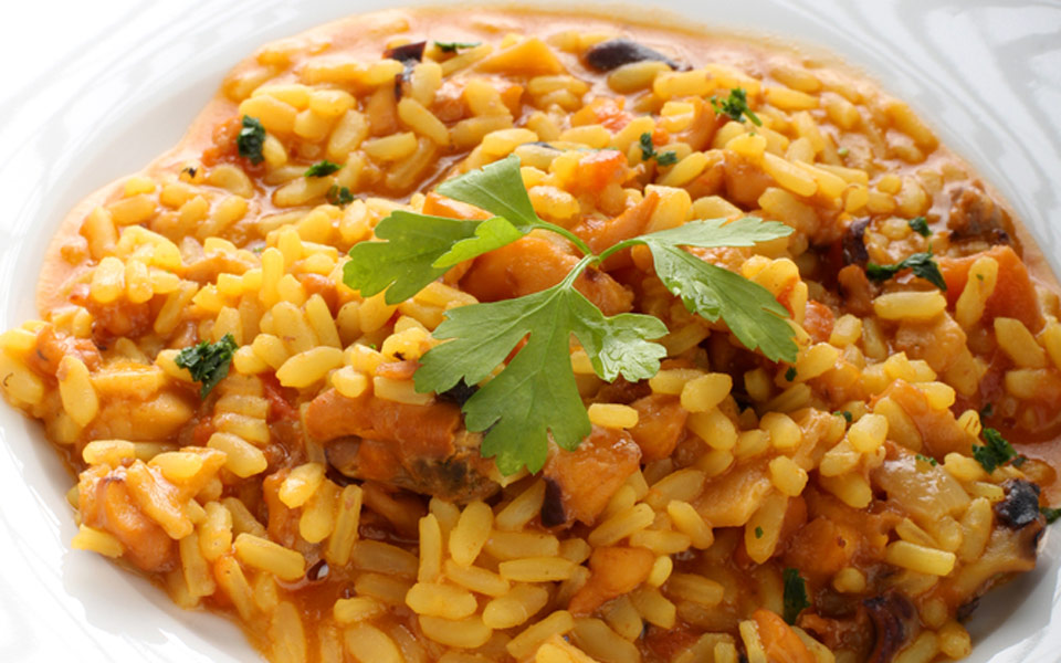 μυδοπίλαφο-με-πάπρικα-και-τσορίθο-2156669