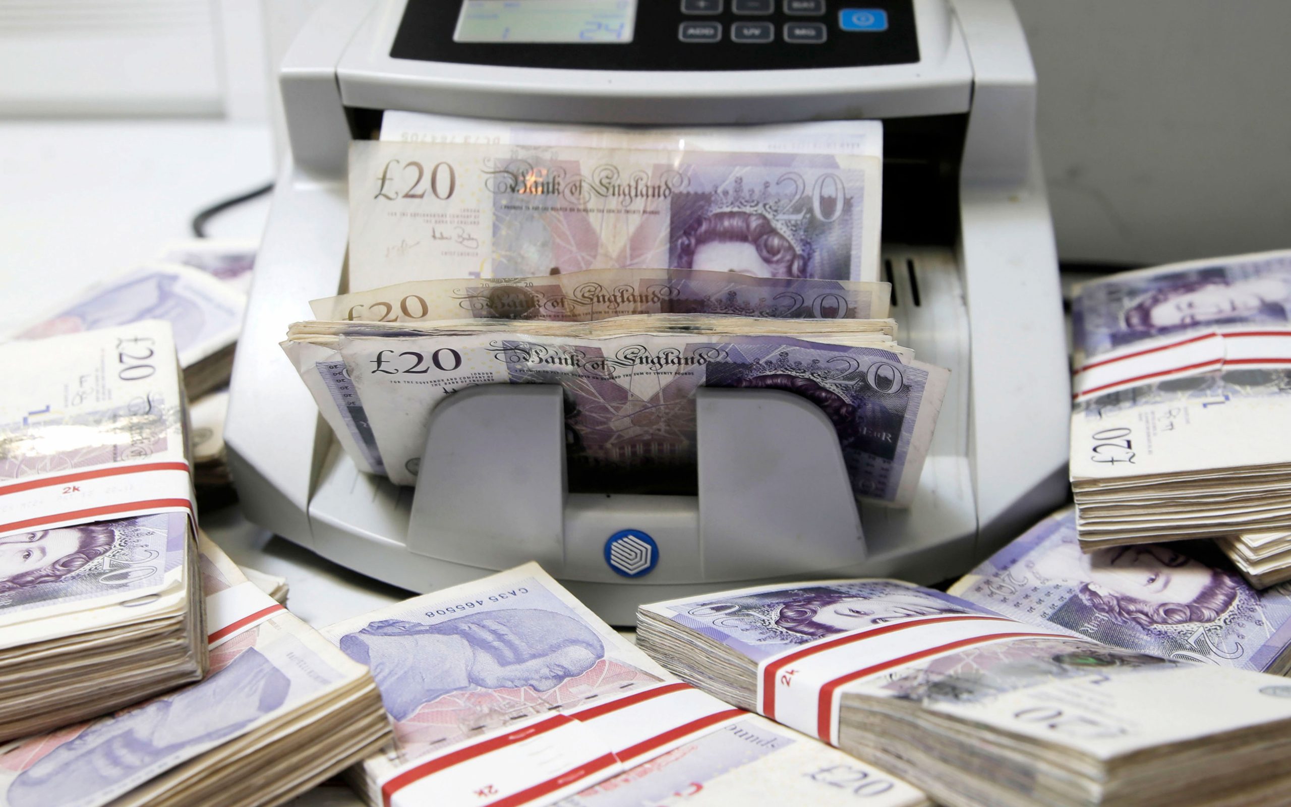 σε-χαμηλό-31-ετών-η-στερλίνα-εν-μέσω-φόβω-2153921