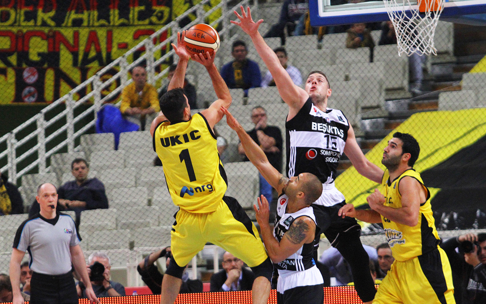 αντίθετες-πτήσεις-οι-δικέφαλοι-2158565