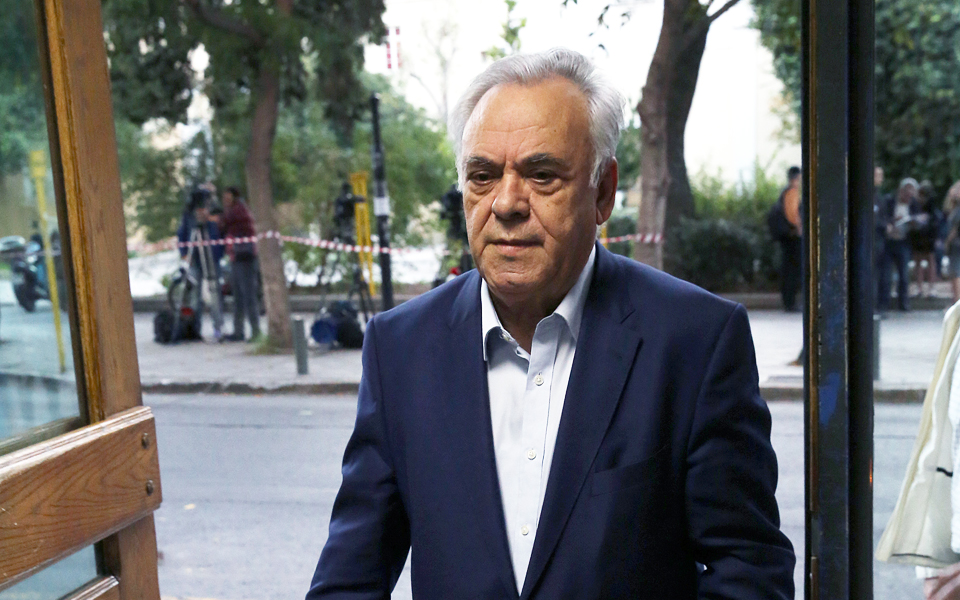 παραιτήσεις-στην-εθνική-ζητεί-η-κυβέρ-2160121