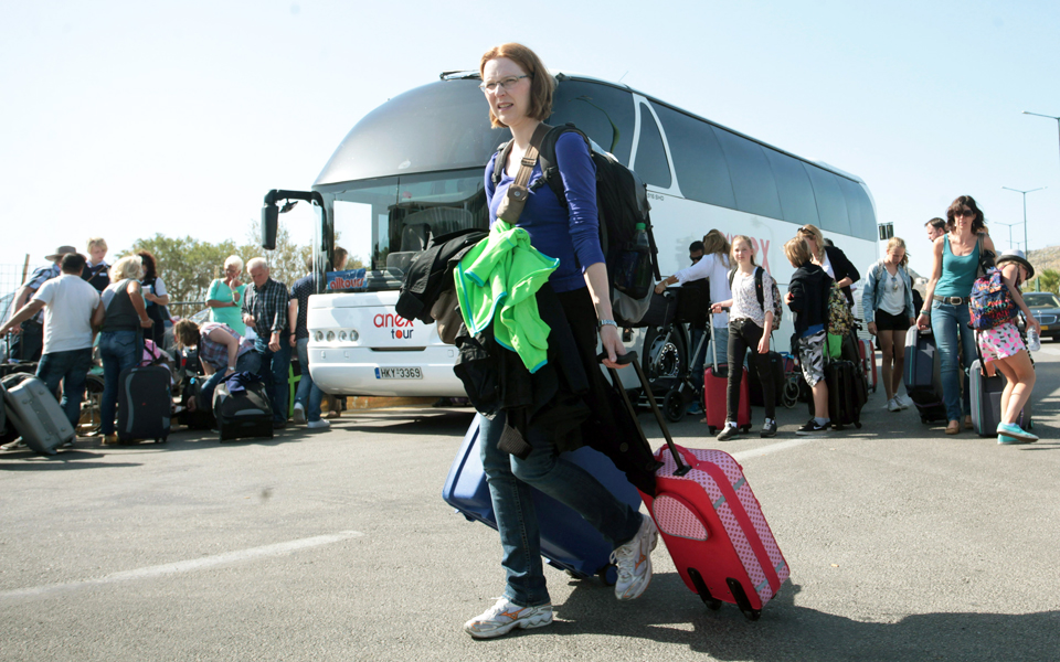 μειωμένα-κατά-703-εκατ-τα-τουριστικά-έσο-2161975