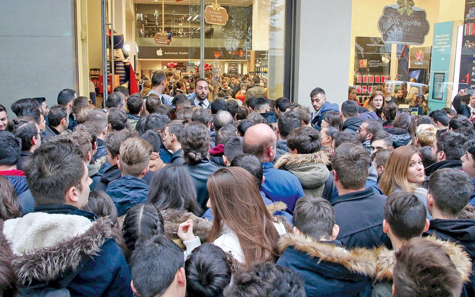 black-friday-με-συνωστισμό-2162797