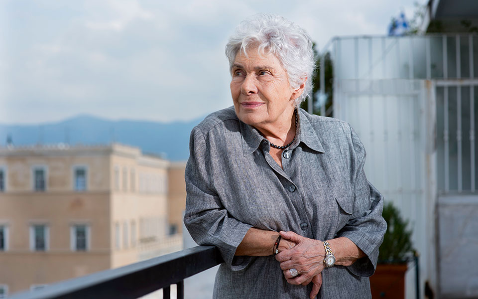 κική-δημουλά-είμαι-ακόμα-πεινασμένη-2159434