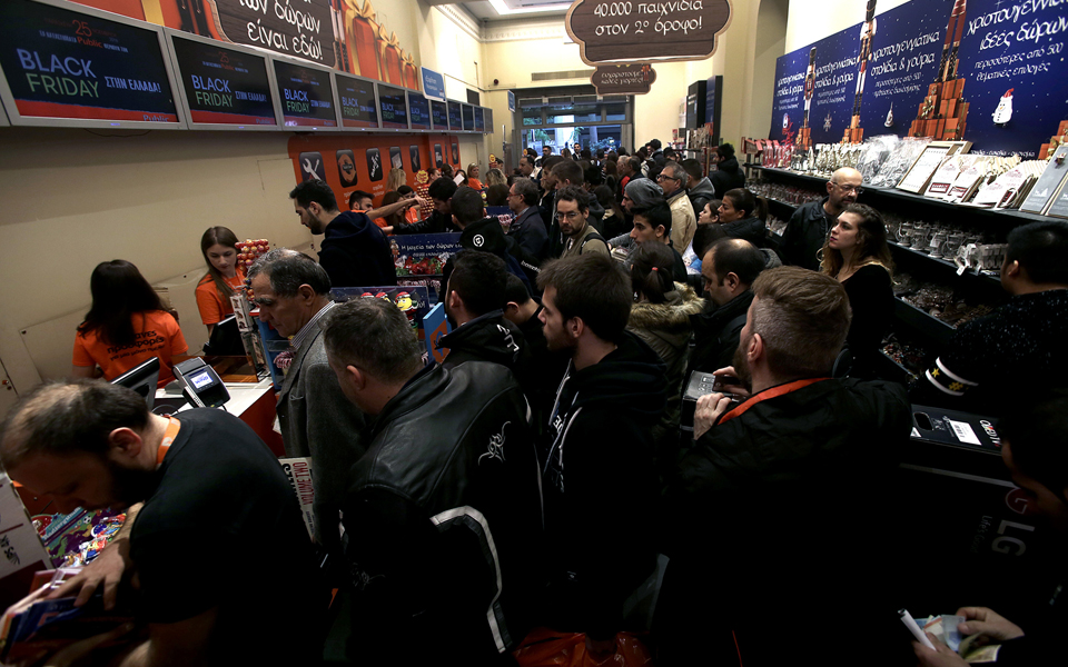 ουρές-στα-μαγαζιά-για-τη-black-friday-2162869