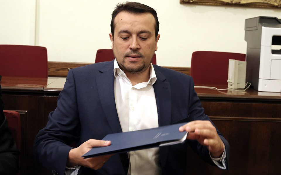 βουλή-διακόπτεται-λόγω-στε-η-ακρόαση-π-2159580