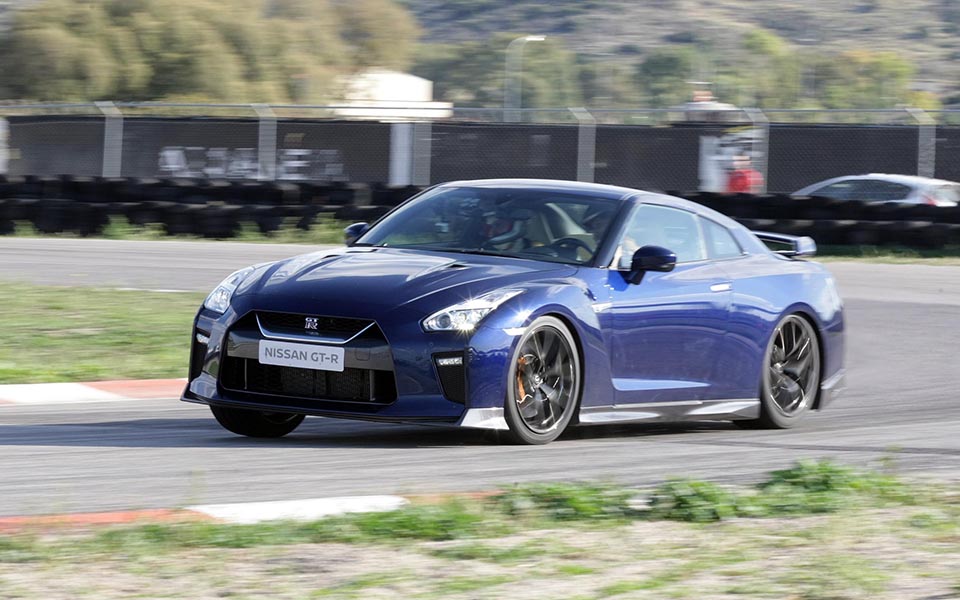 το-nissan-gt-r-my17-στην-πίστα-των-μεγάρων-2161308