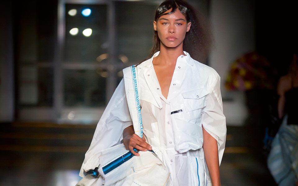 η-klm-στην-πασαρέλα-2161777