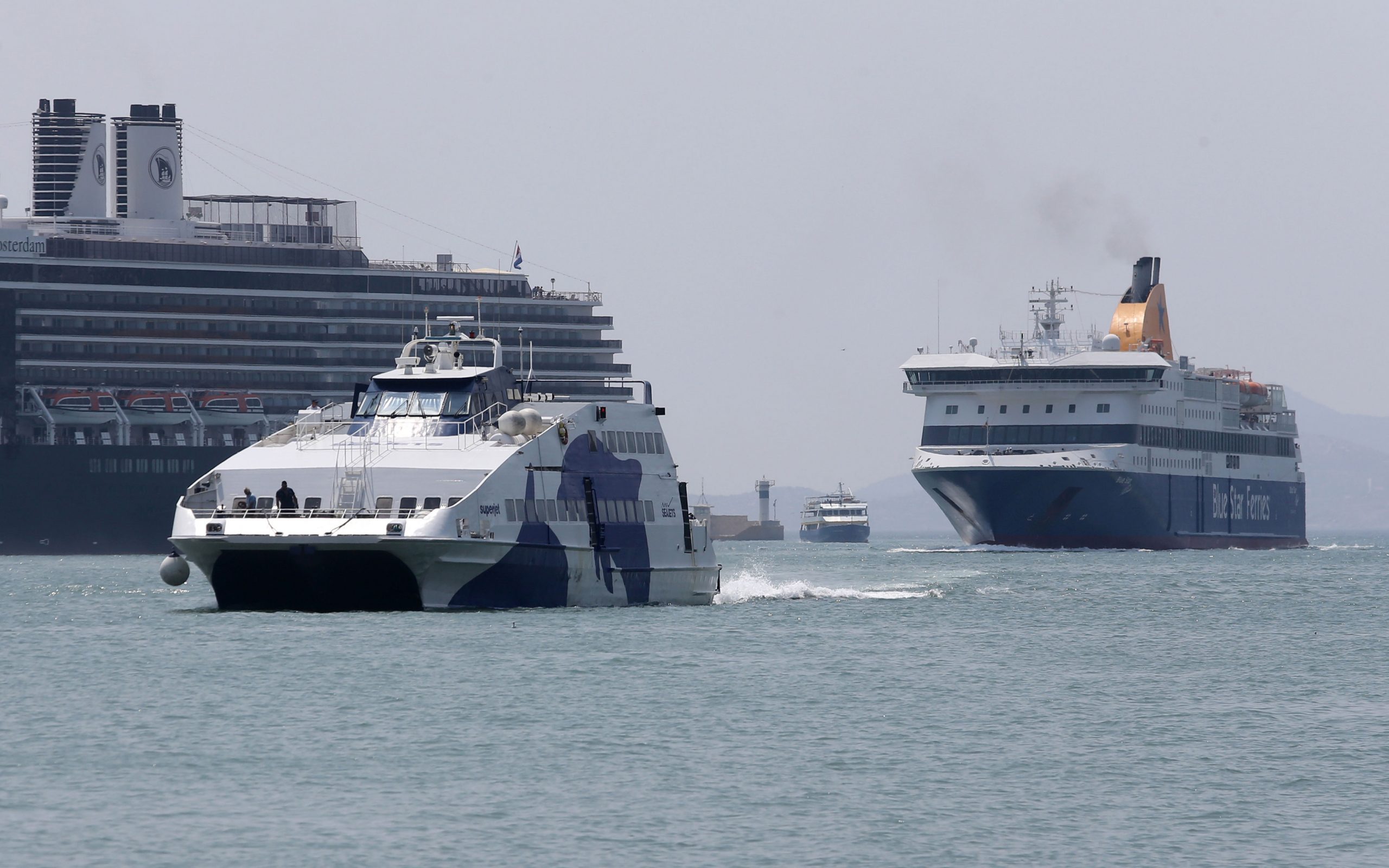 δεμένα-στα-λιμάνια-τα-πλοία-στις-8-12-λόγω-2162986