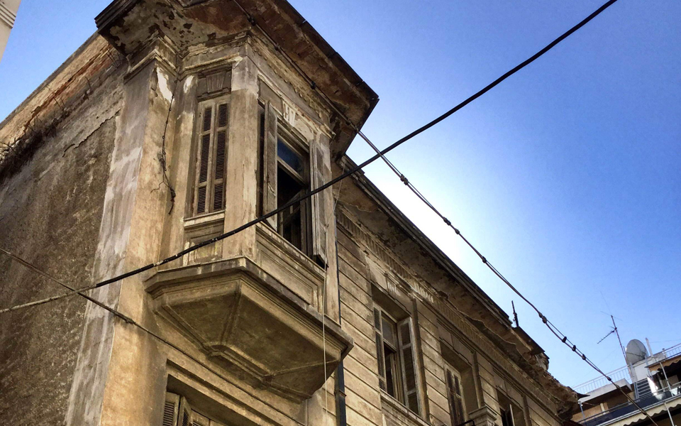 το-σπίτι-με-τις-ξεχασμένες-επάλξεις-στ-2161277