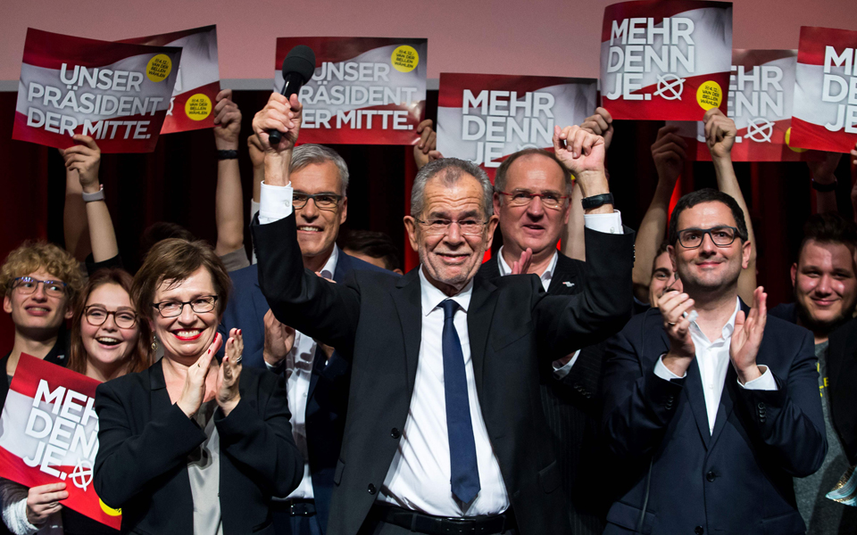 υπέρ-της-ε-ε-και-της-ανοικτής-αυστρίας-2164334