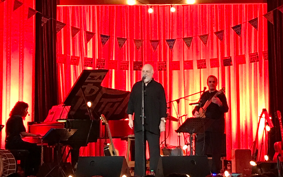 ο-νιόνιος-που-συνεγείρει-τον-συλλογικ-2164586