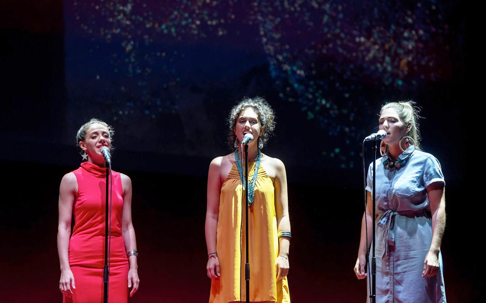 μόνο-fonέs-στα-τραγούδια-του-κόσμου-σε-μι-2166563