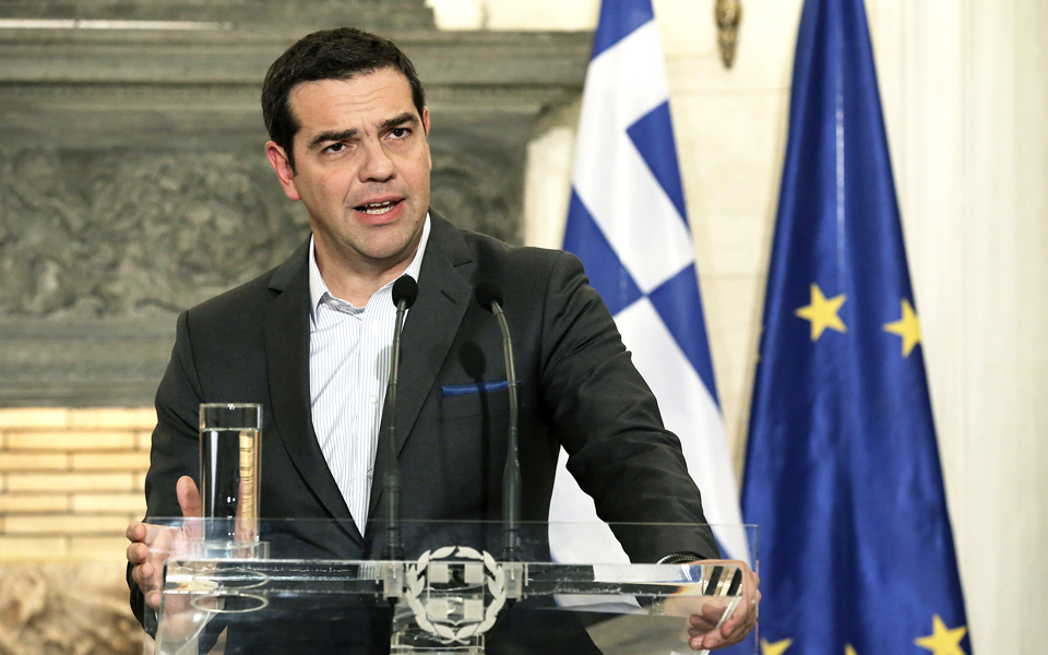 σύννεφα-πάνω-από-το-μαξίμου-2166527