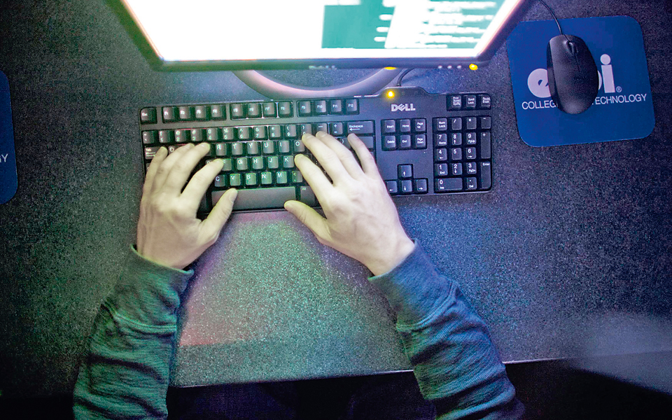 24-αυξήθηκαν-οι-ευρυζωνικές-συνδέσεις-τ-2166764