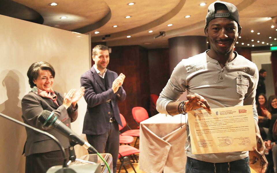 δύσκολα-τα-ελληνικά-αλλά-είπα-να-μάθω-2166752