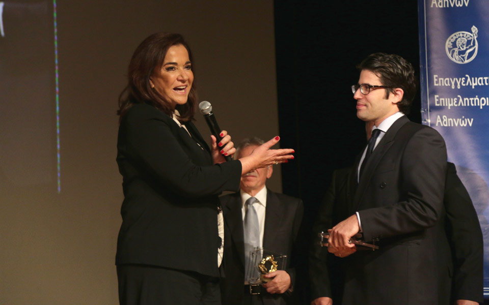 απονομή-στο-bca-βραβείoυ-βιώσιμης-καινο-2166809