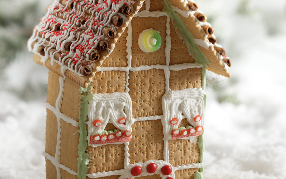 μπισκοτόσπιτο-από-έτοιμα-μπισκότα-2164686