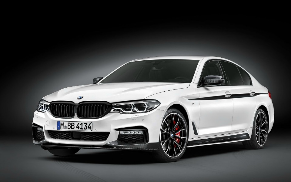 η-νέα-bmw-σειρά-5-sedan-με-αξεσουάρ-bmw-m-performance-2165677