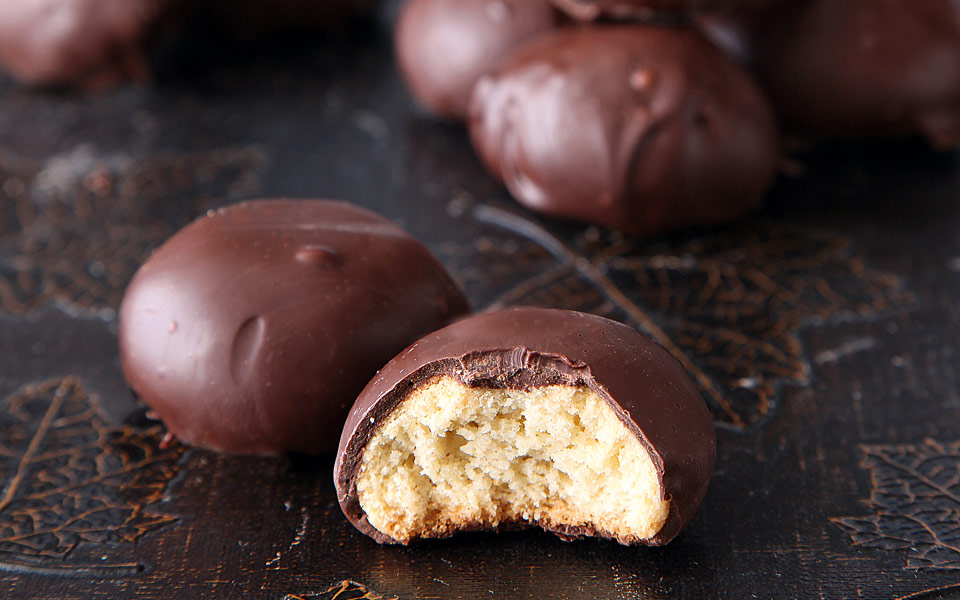 κουραμπιέδες-με-επικάλυψη-σοκολάτας-2166590