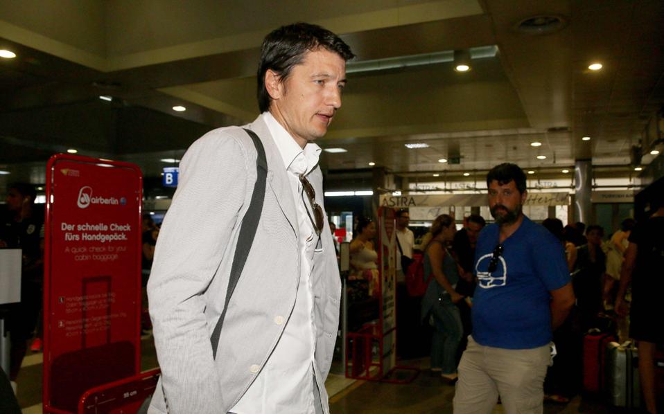 αδιάφοροι-ή-αδιάφθοροι-2163877