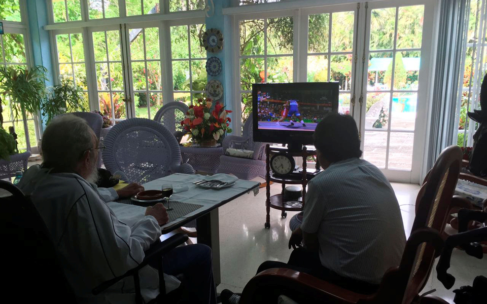 οταν-ο-κάστρο-ήθελε-να-έλθει-στην-αθήνα-2164051