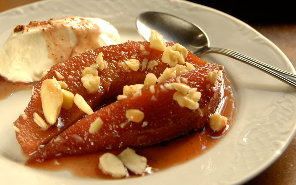 κυδώνια-ψητά-με-μαύρη-ζάχαρη-και-σαντι-2166407