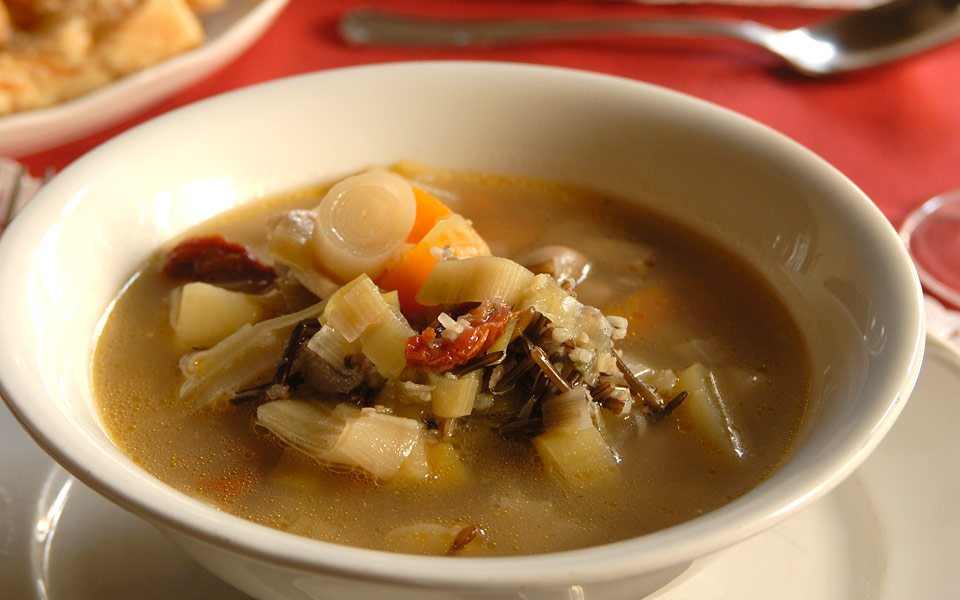 κοτόσουπα-με-άγριο-ρύζι-και-διάφορα-λα-2166406