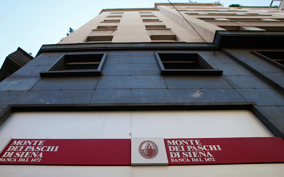 μια-οικονομία-στο-κόκκινο-2164108