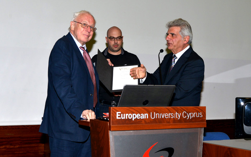 ο-νομπελίστας-tomas-lindahl-μέλος-του-διδακτικού-2164571